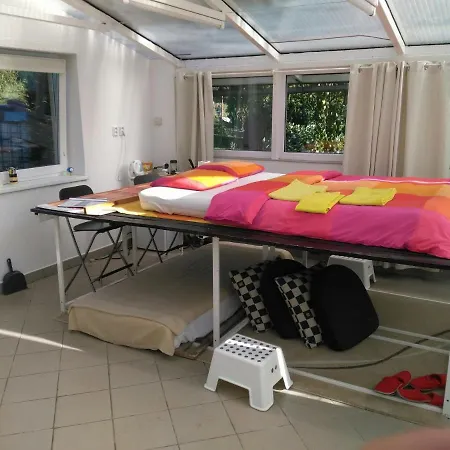 Greenhouse Just 15 Min From The Old Town ラグジュアリーテント ブラチスラヴァ